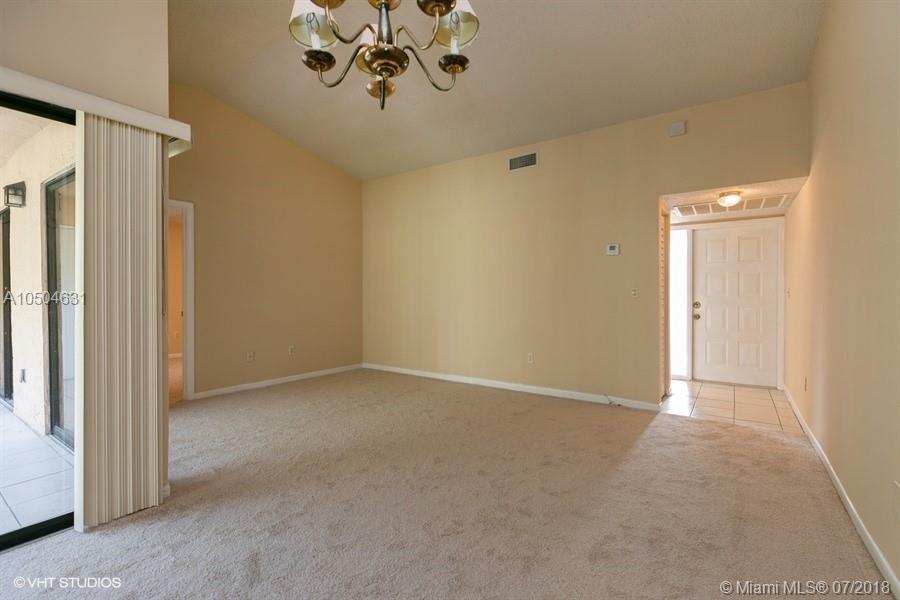 LAKESHORE CONDO #4 - Residential