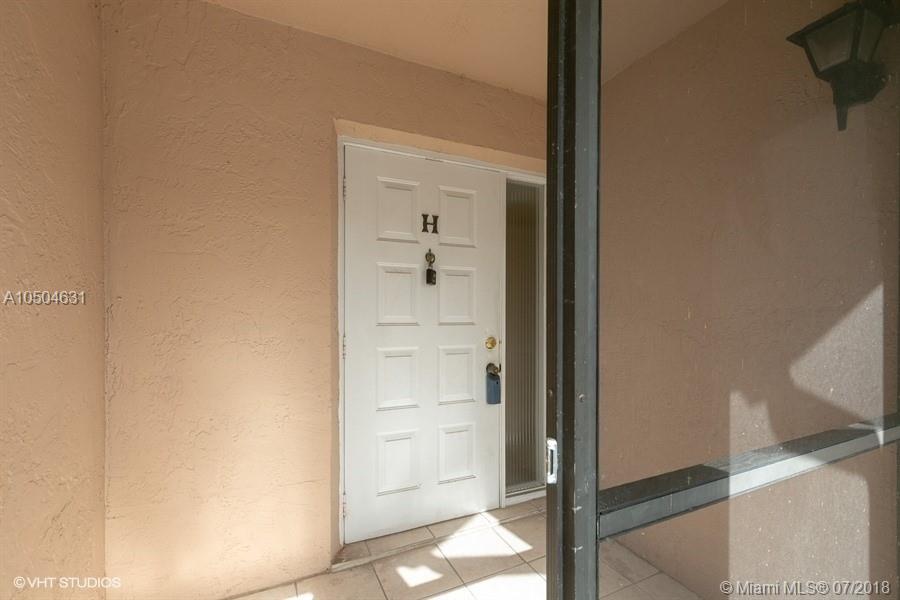 LAKESHORE CONDO #4 - Residential