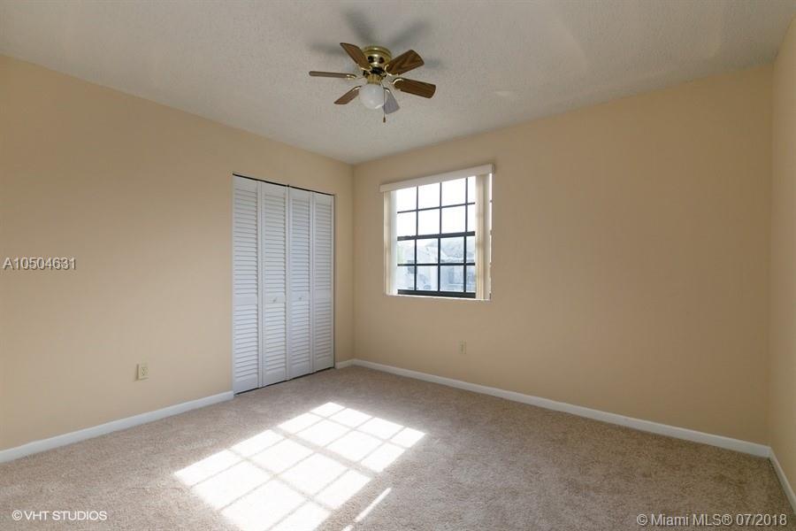 LAKESHORE CONDO #4 - Residential