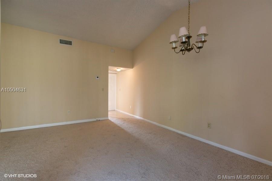LAKESHORE CONDO #4 - Residential