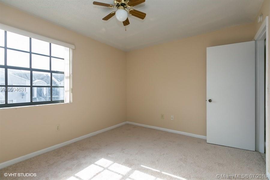 LAKESHORE CONDO #4 - Residential