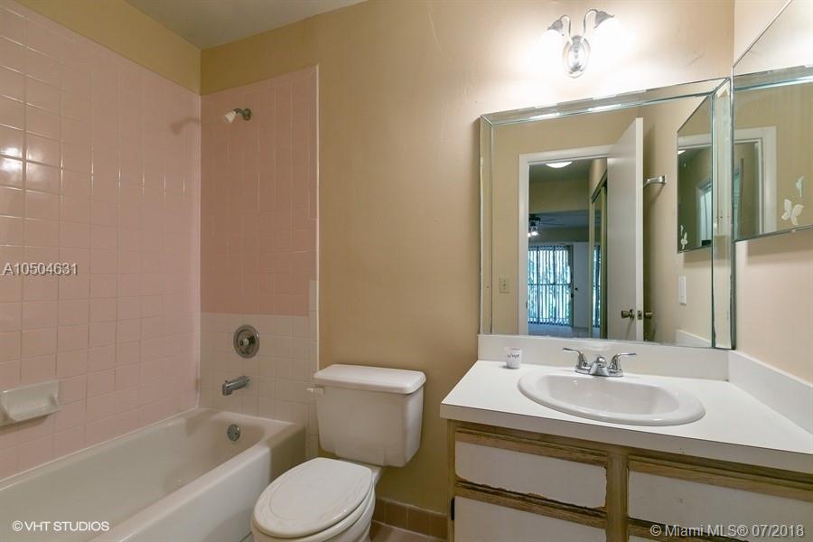 LAKESHORE CONDO #4 - Residential