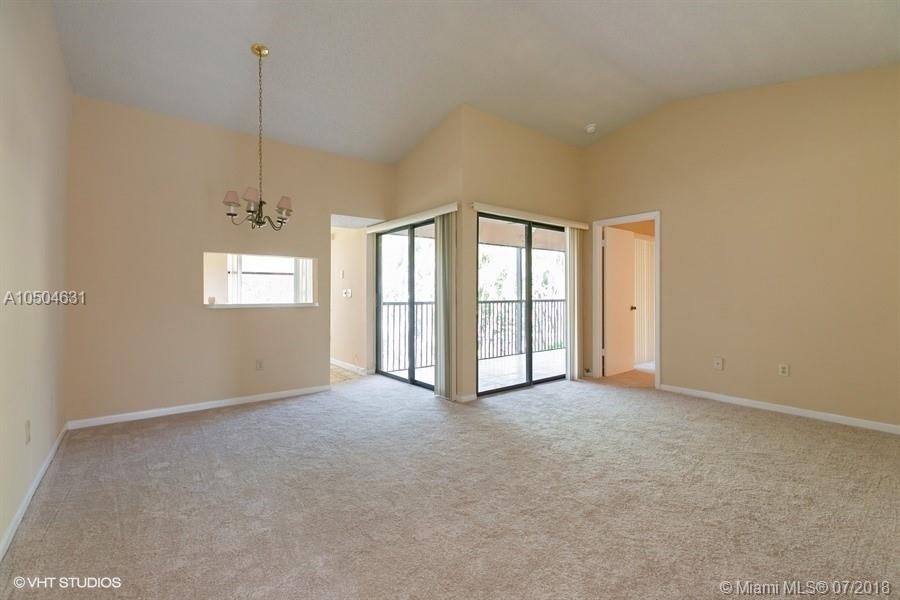 LAKESHORE CONDO #4 - Residential