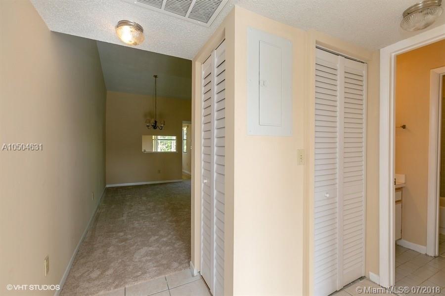 LAKESHORE CONDO #4 - Residential