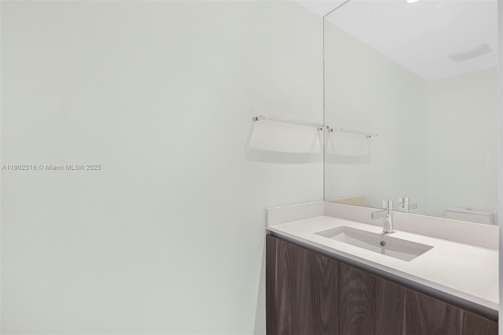 ONE PARAISO - Residential Lease