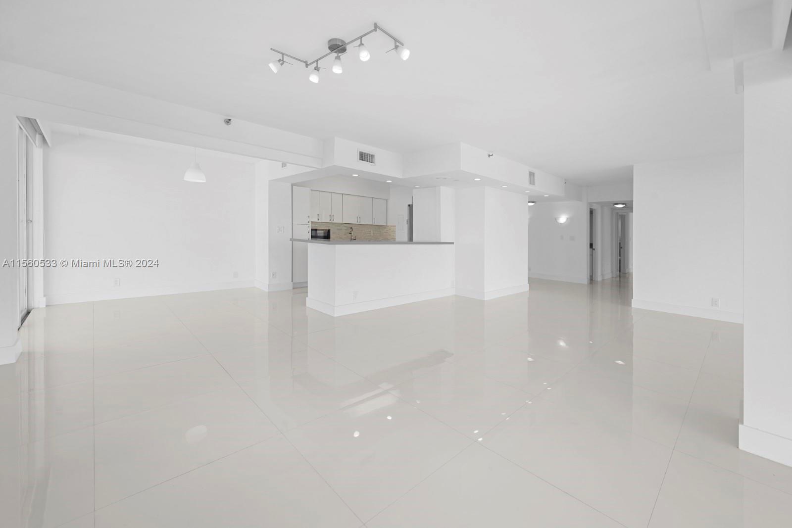 TURNBERRY ISLE CONDO - Residential Lease