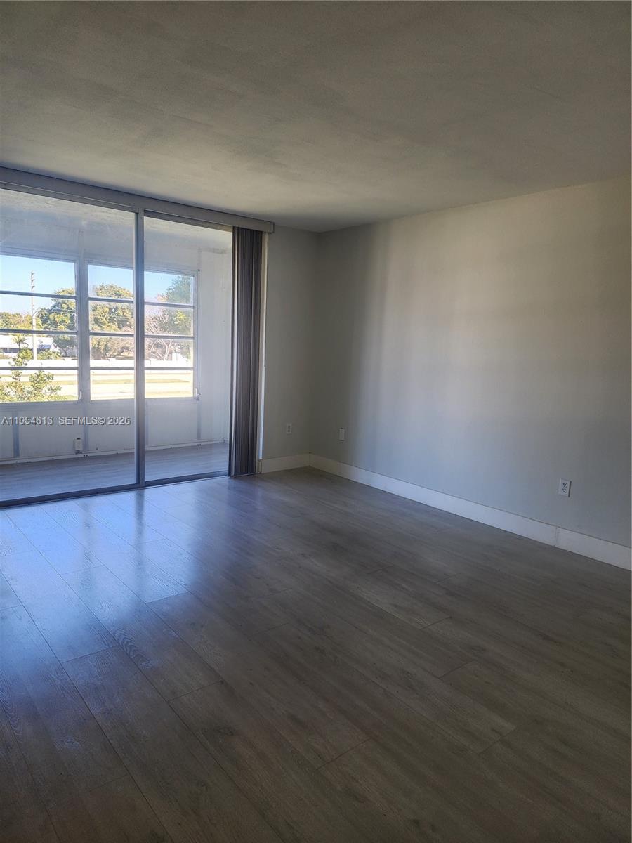 LIME BAY CONDOMINIUM 6 - Residential