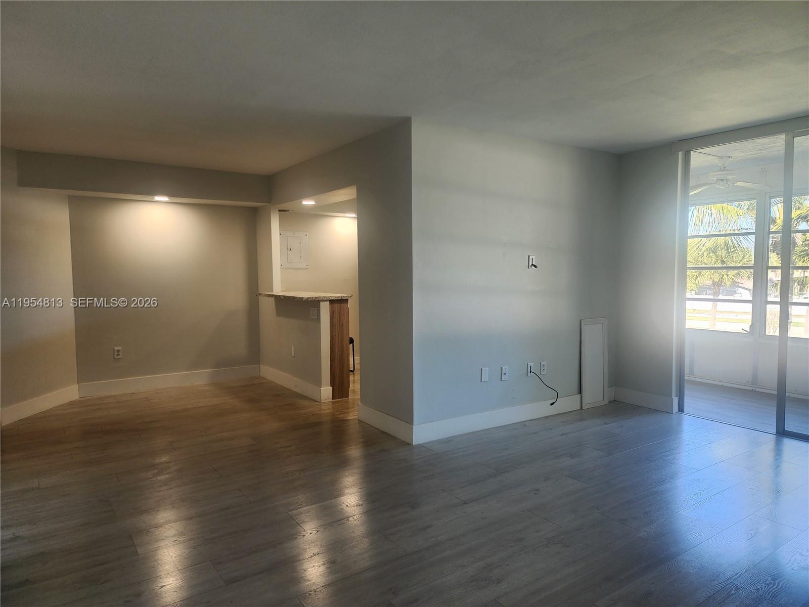 LIME BAY CONDOMINIUM 6 - Residential