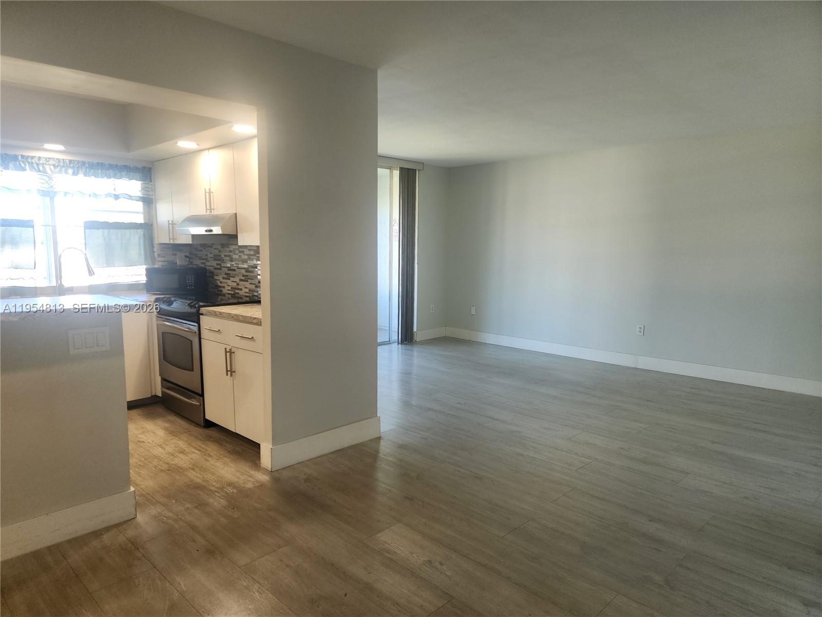 LIME BAY CONDOMINIUM 6 - Residential