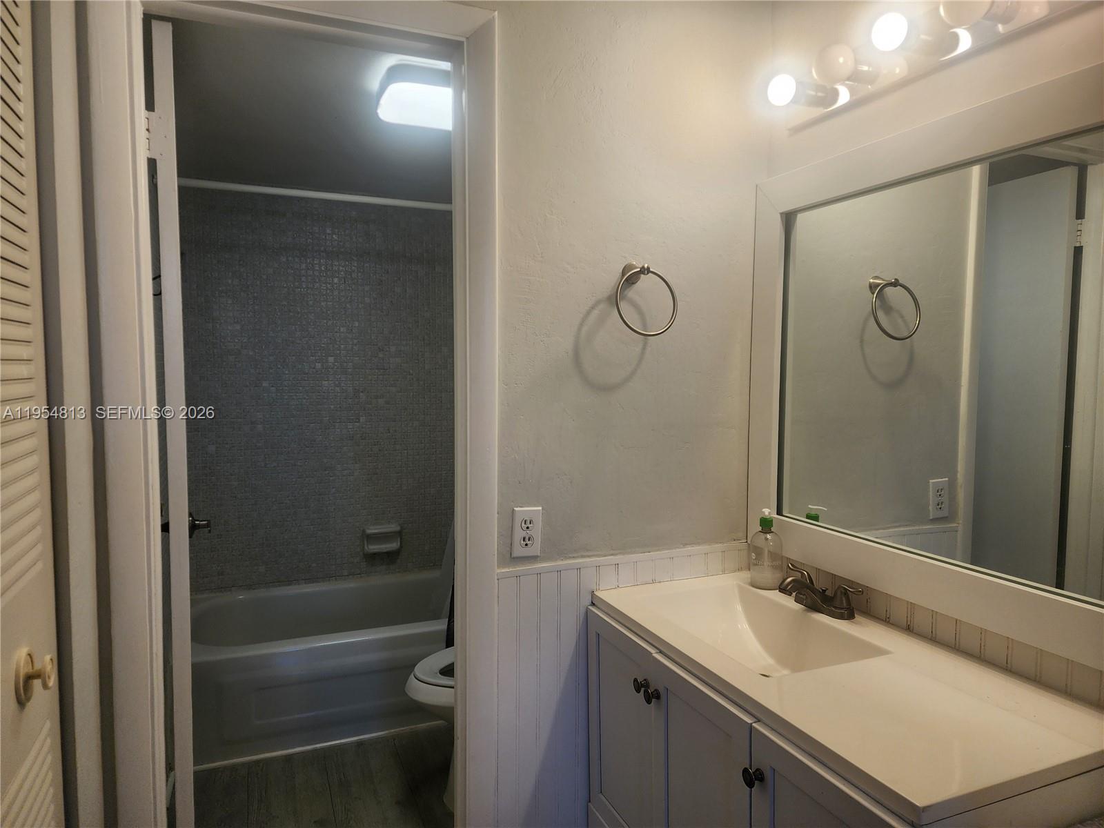 LIME BAY CONDOMINIUM 6 - Residential