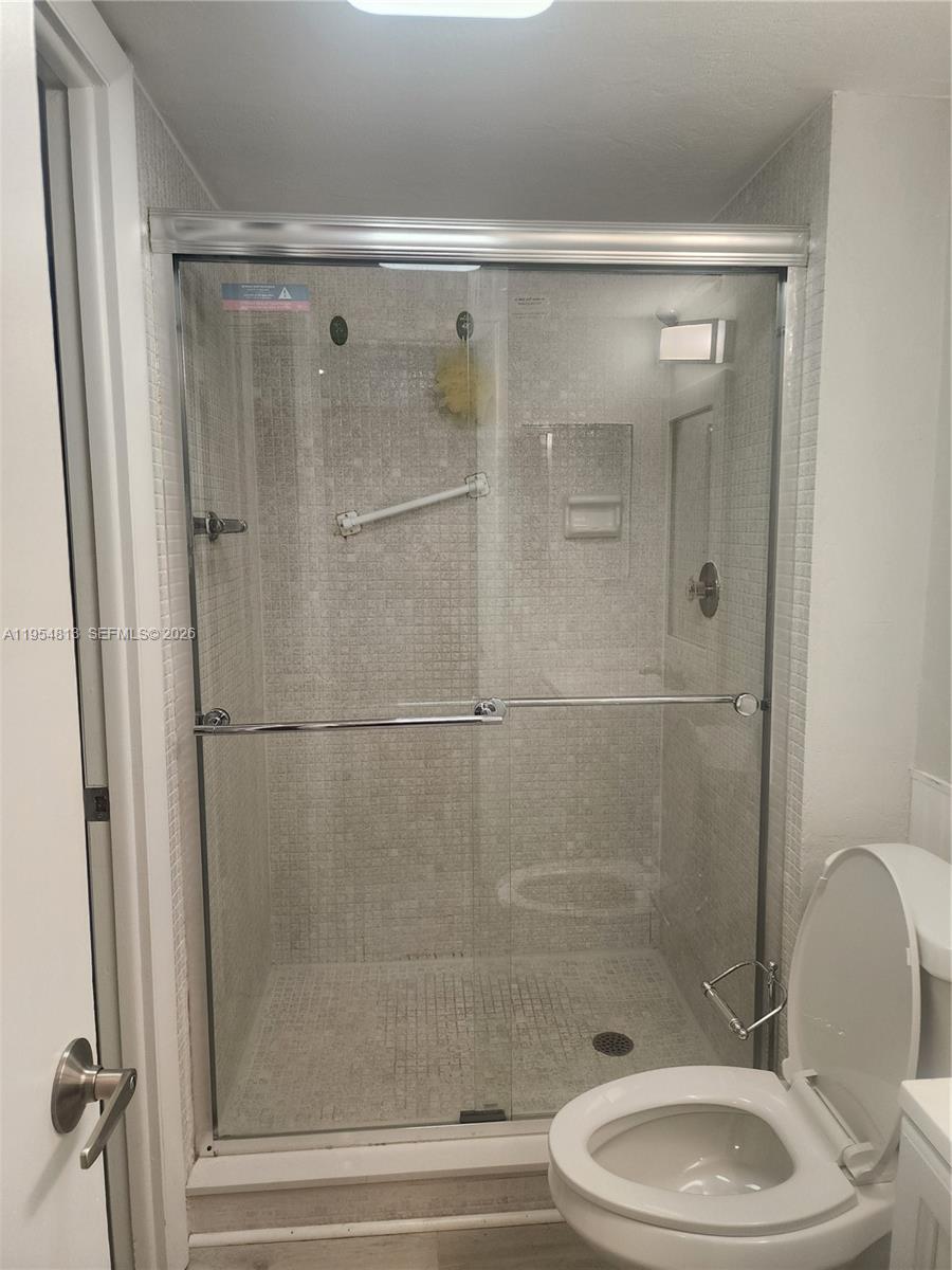 LIME BAY CONDOMINIUM 6 - Residential