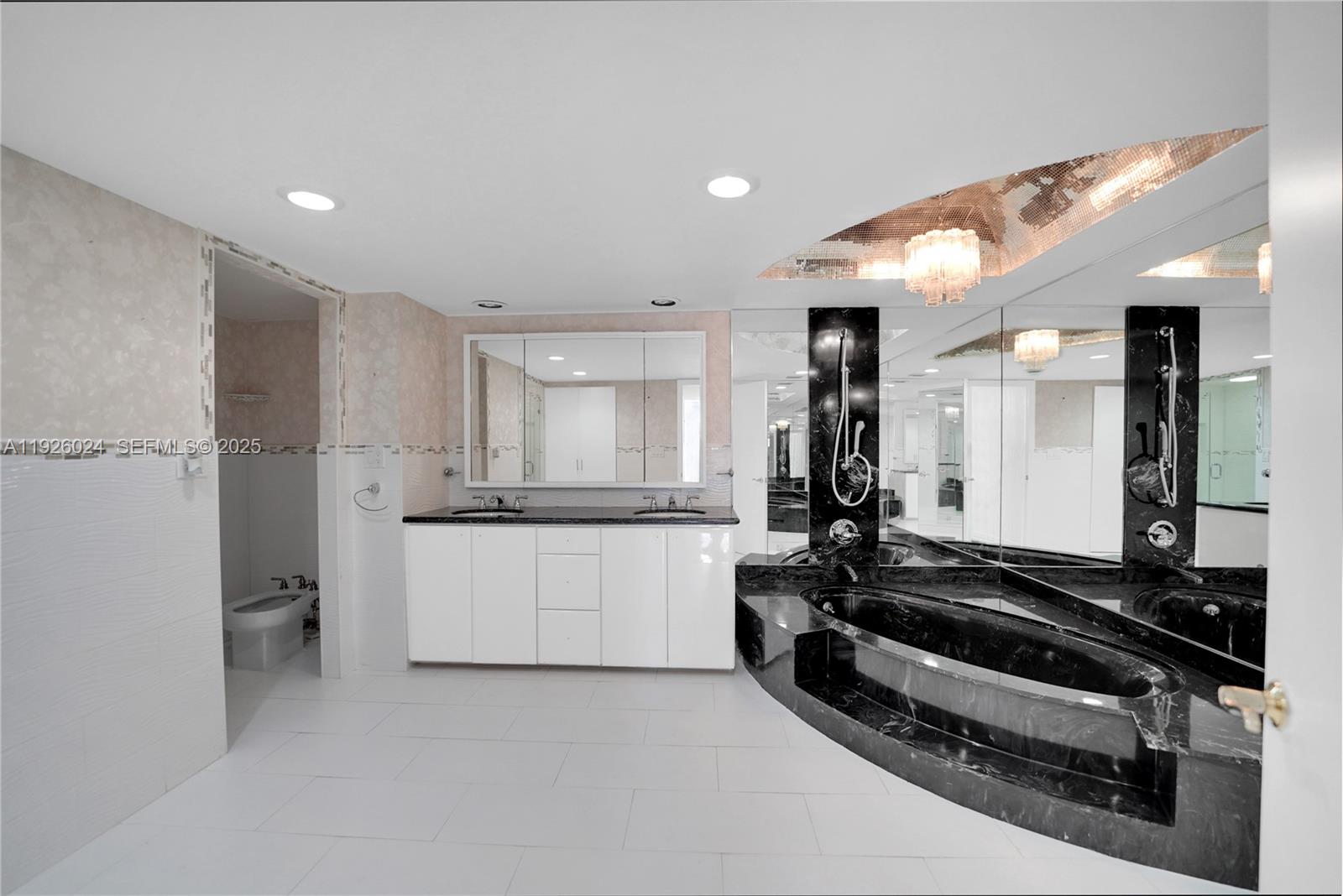 MALAGA TOWERS CONDO - Residential