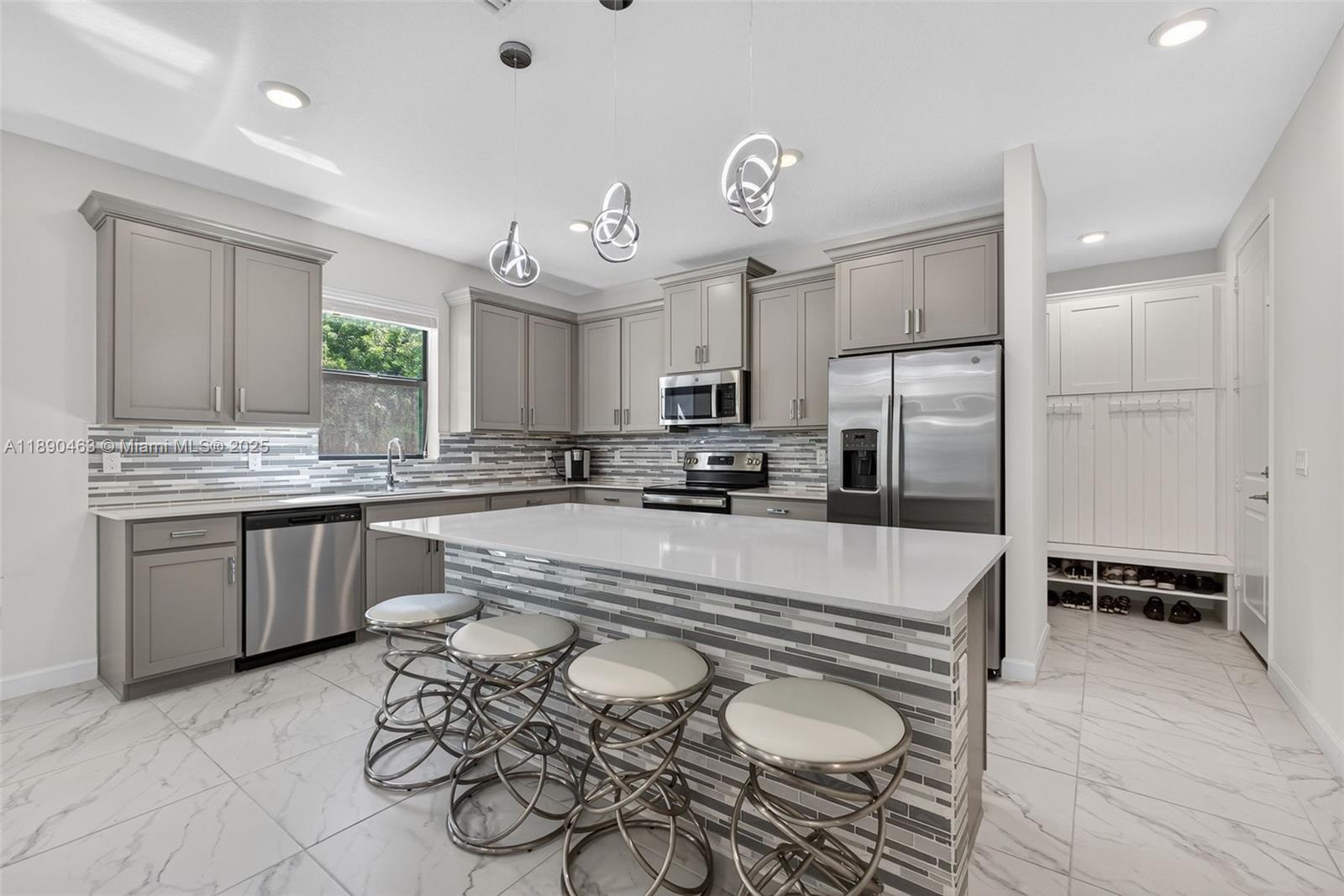 CRESTWOOD NORTH - Residential