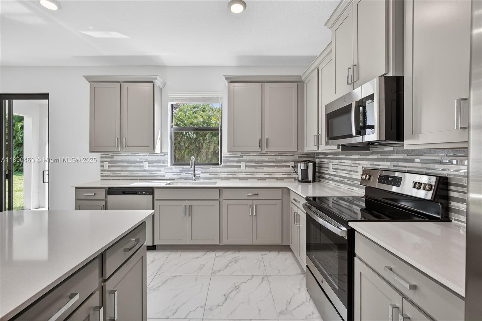 CRESTWOOD NORTH - Residential