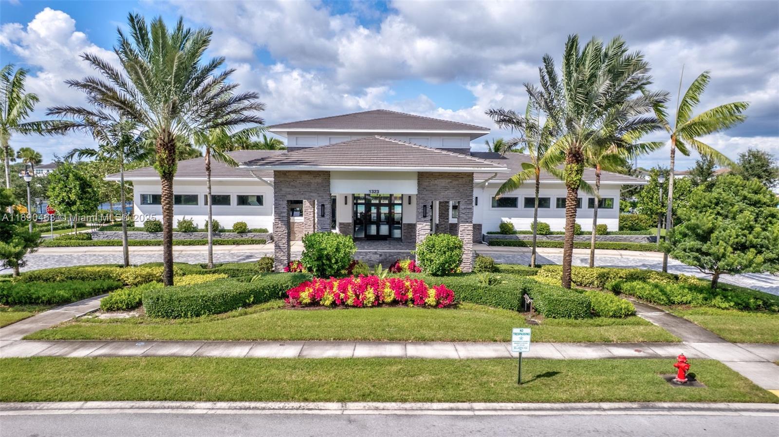 CRESTWOOD NORTH - Residential
