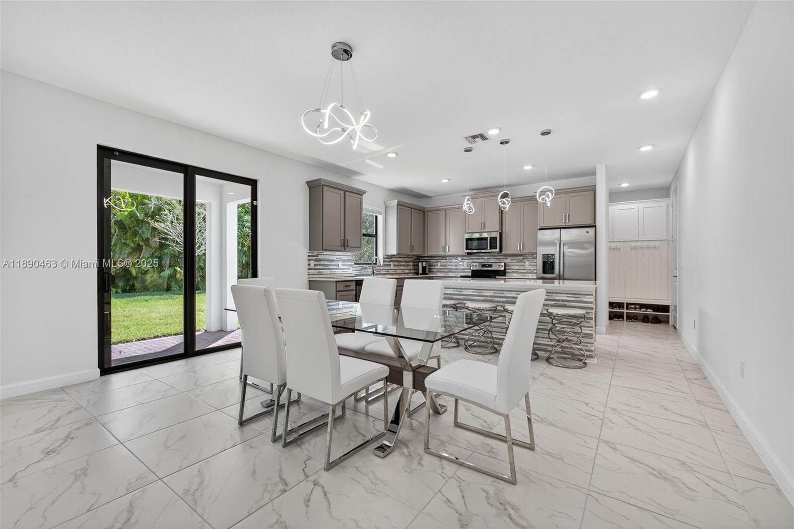 CRESTWOOD NORTH - Residential