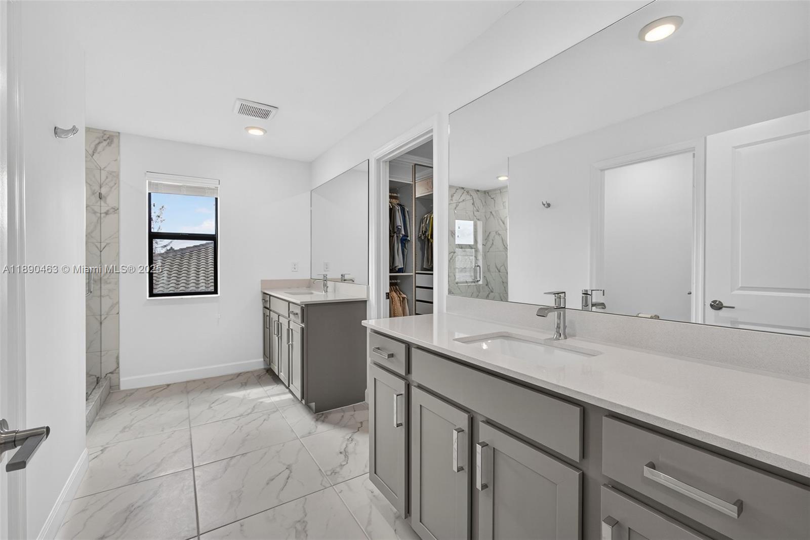 CRESTWOOD NORTH - Residential