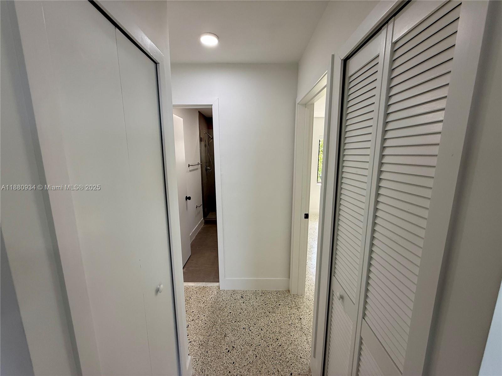 DIXIE HIGHWAY TRACK - Residential Lease