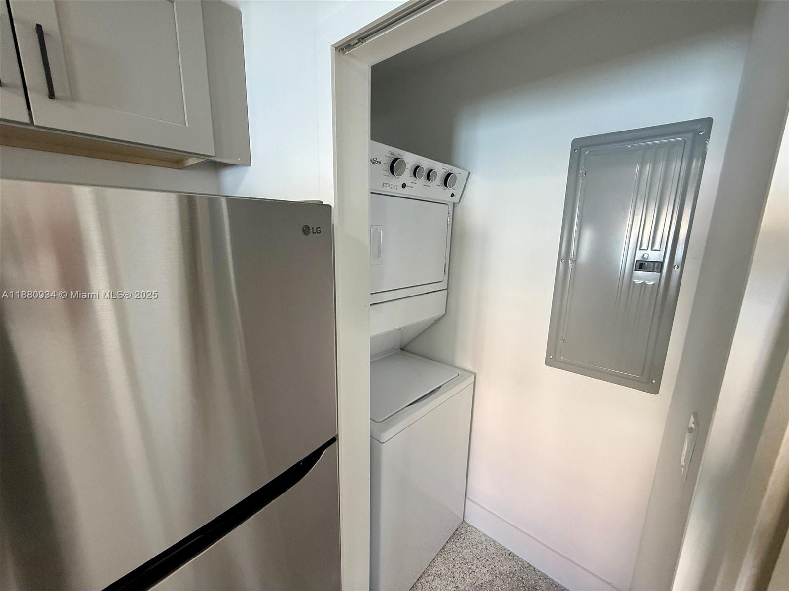 DIXIE HIGHWAY TRACK - Residential Lease