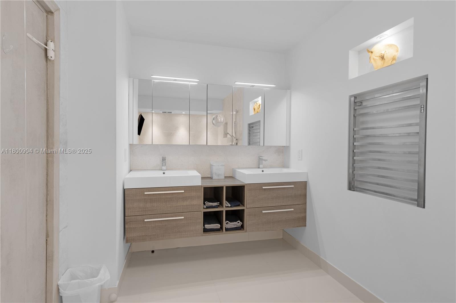 PARKER PLAZA ESTATES COND0 - Residential