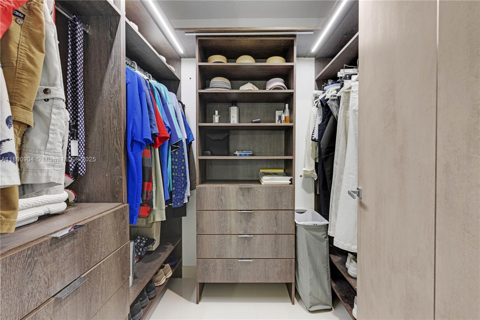 PARKER PLAZA ESTATES COND0 - Residential