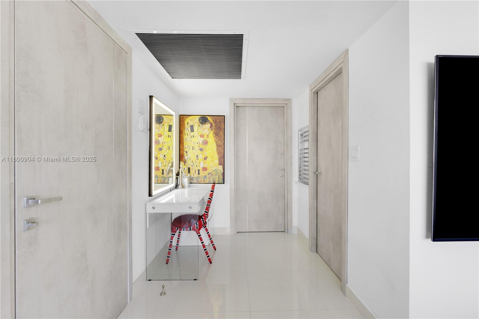 PARKER PLAZA ESTATES COND0 - Residential