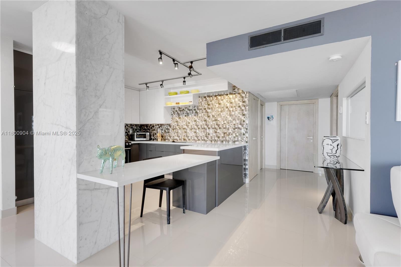 PARKER PLAZA ESTATES COND0 - Residential