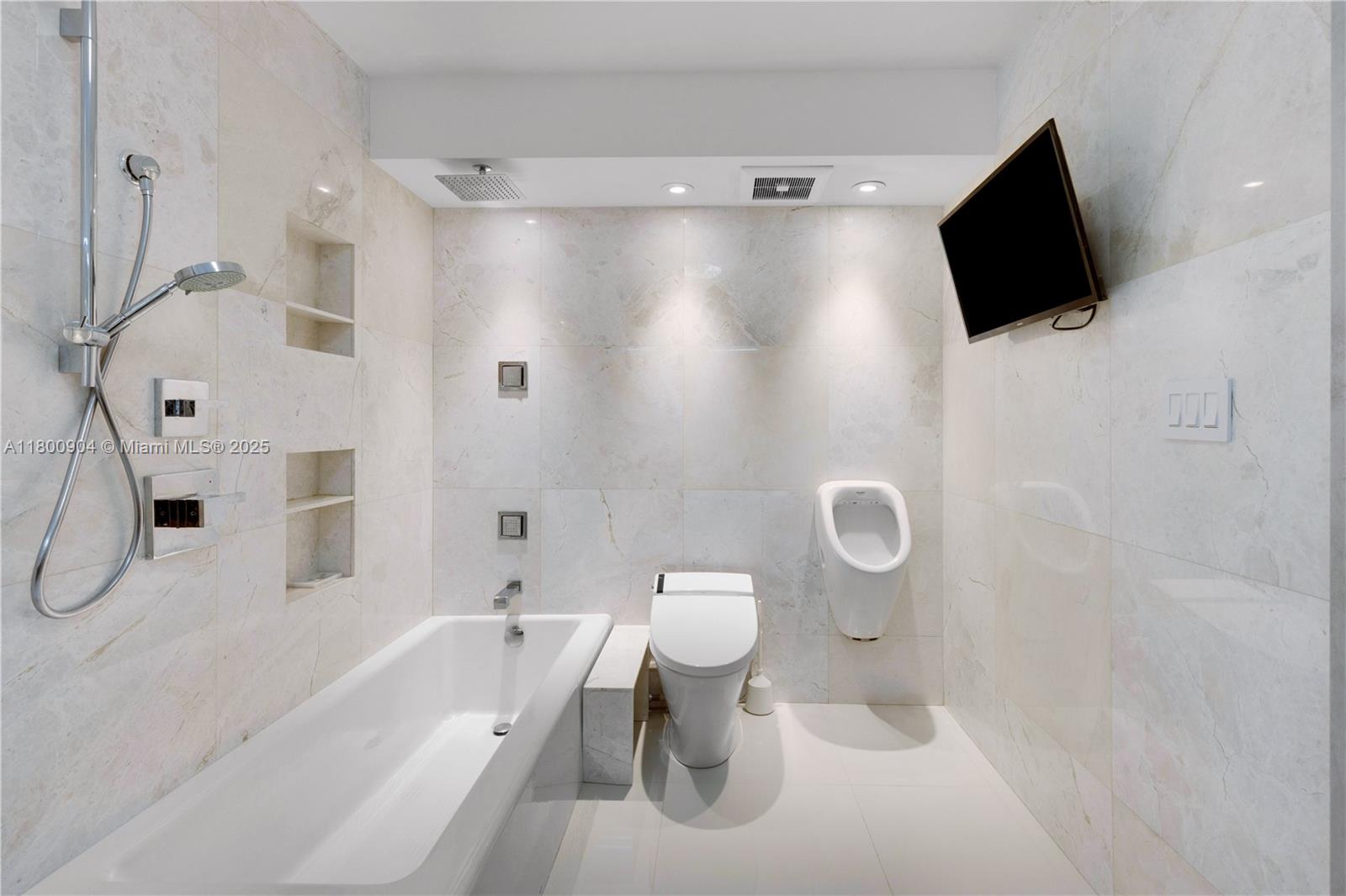 PARKER PLAZA ESTATES COND0 - Residential