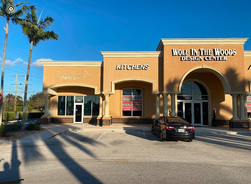 Short term rental available 6 months or more. Perfect for tax company or any other seasonal rental company.
Turn key with immediate occlupany.