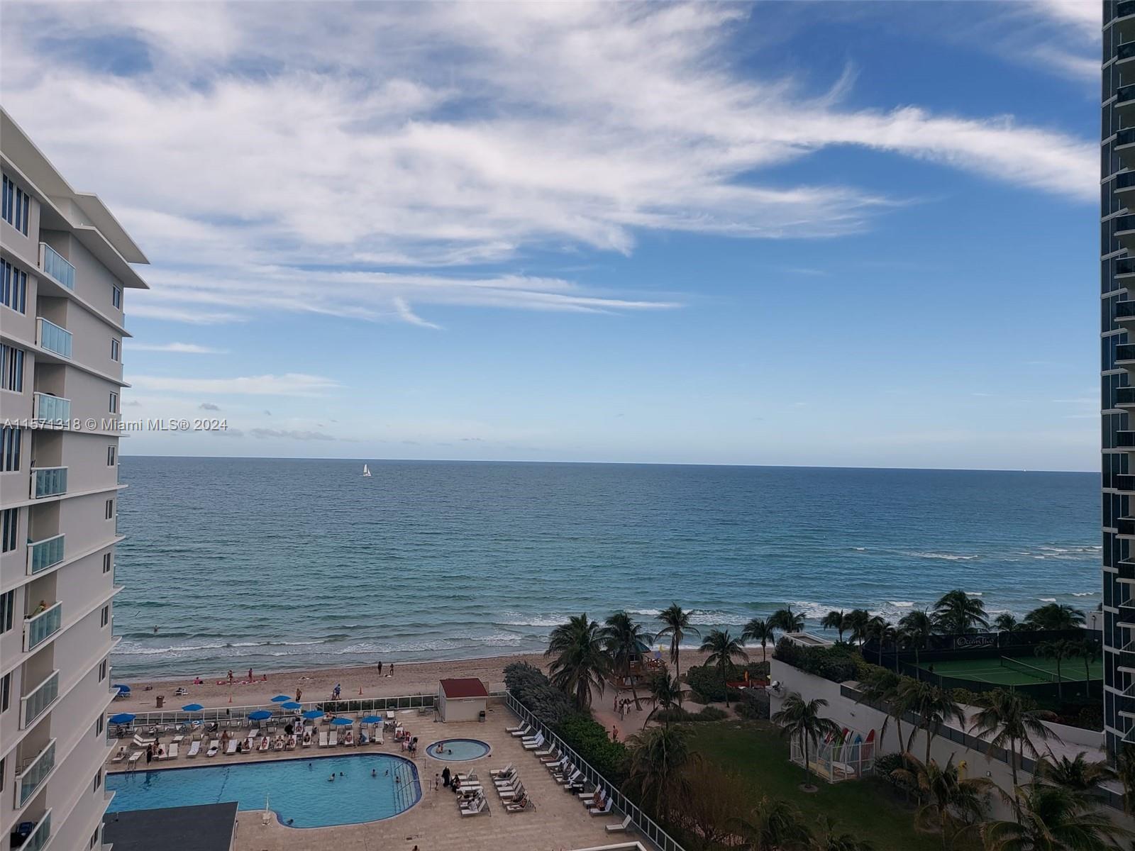 THE AVENTURA BEACH CLUB - Residential