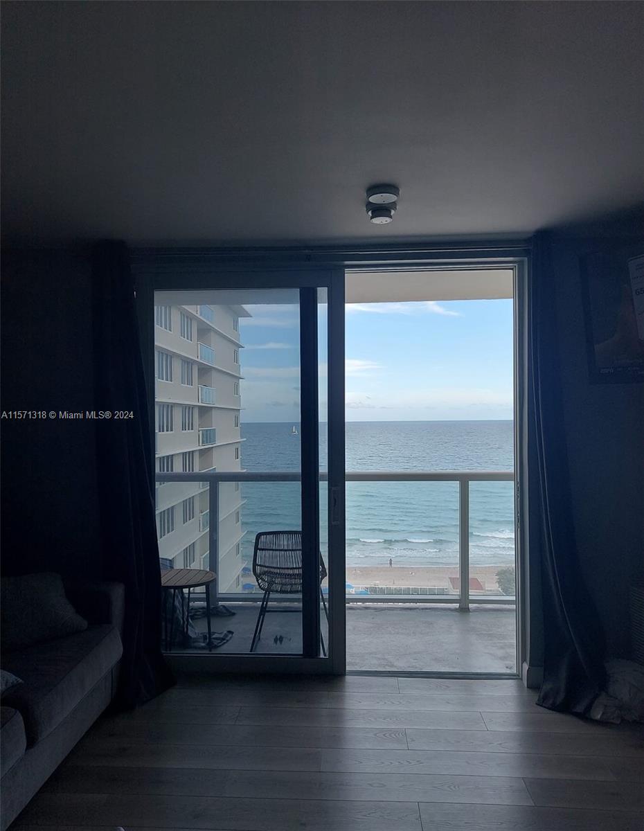 THE AVENTURA BEACH CLUB - Residential