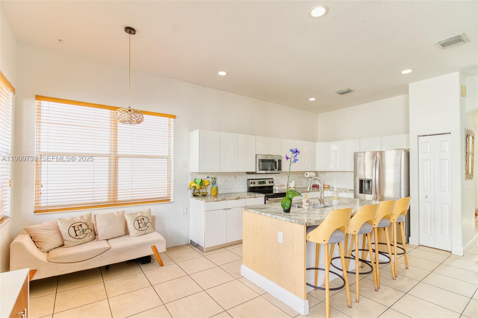 MAPLE RIDGE - Residential