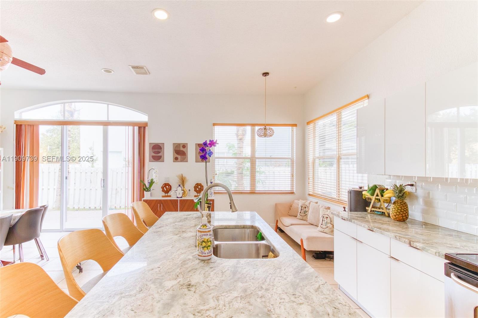 MAPLE RIDGE - Residential