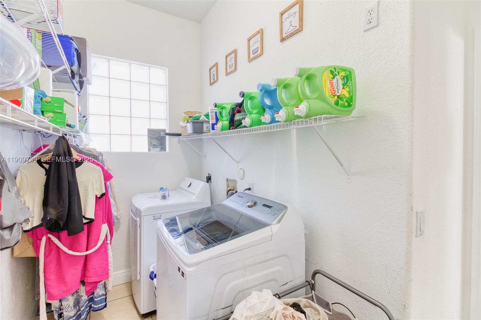 MAPLE RIDGE - Residential