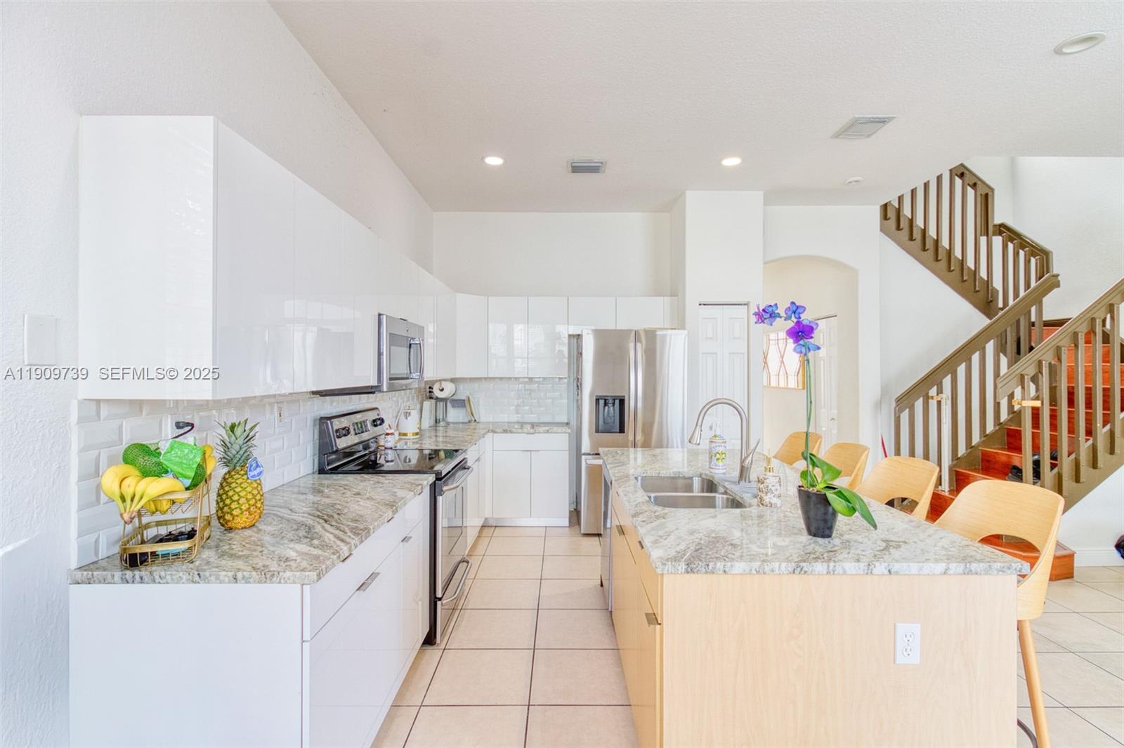 MAPLE RIDGE - Residential