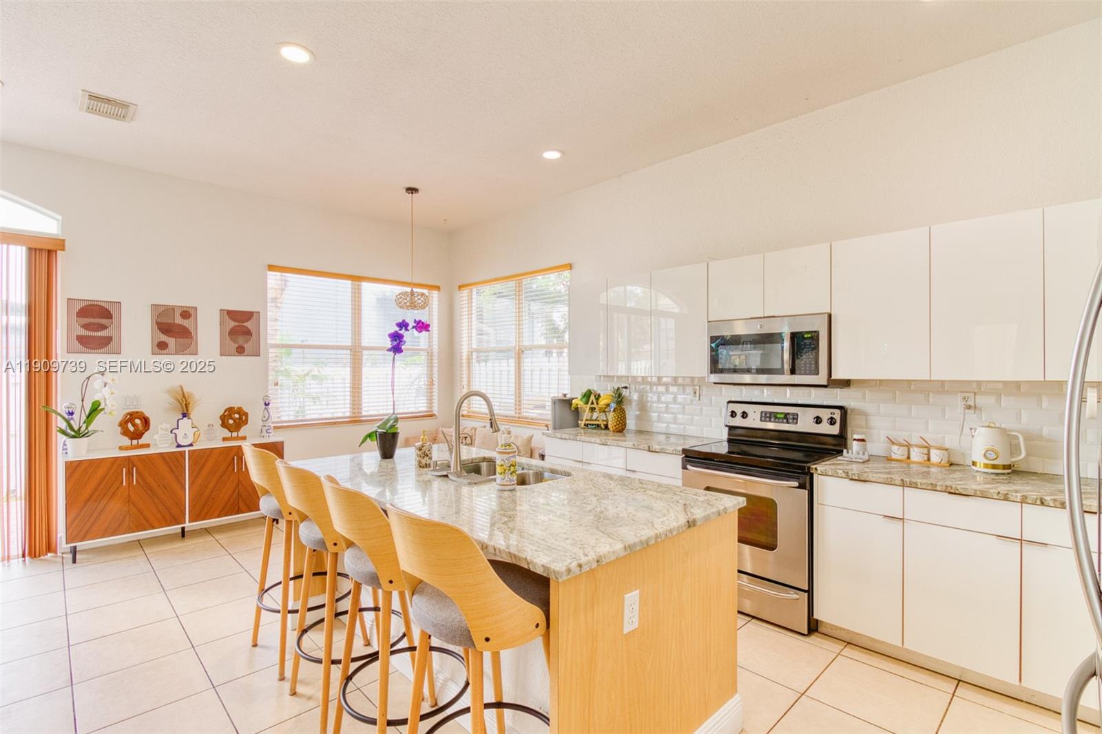 MAPLE RIDGE - Residential