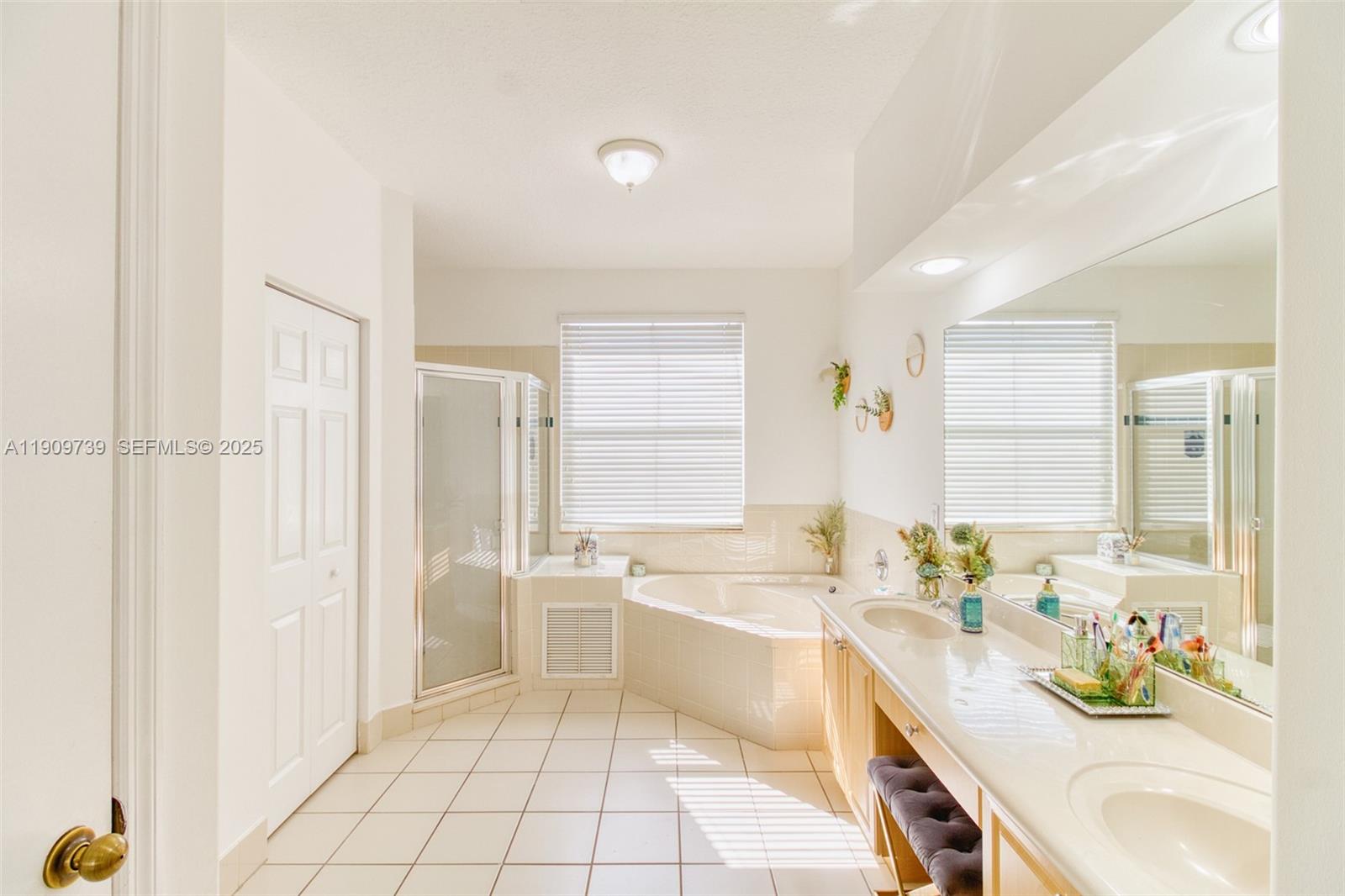 MAPLE RIDGE - Residential