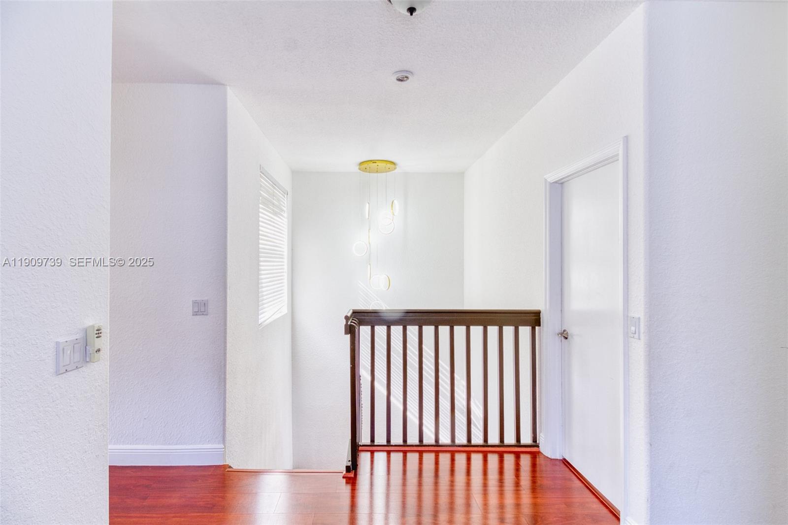 MAPLE RIDGE - Residential