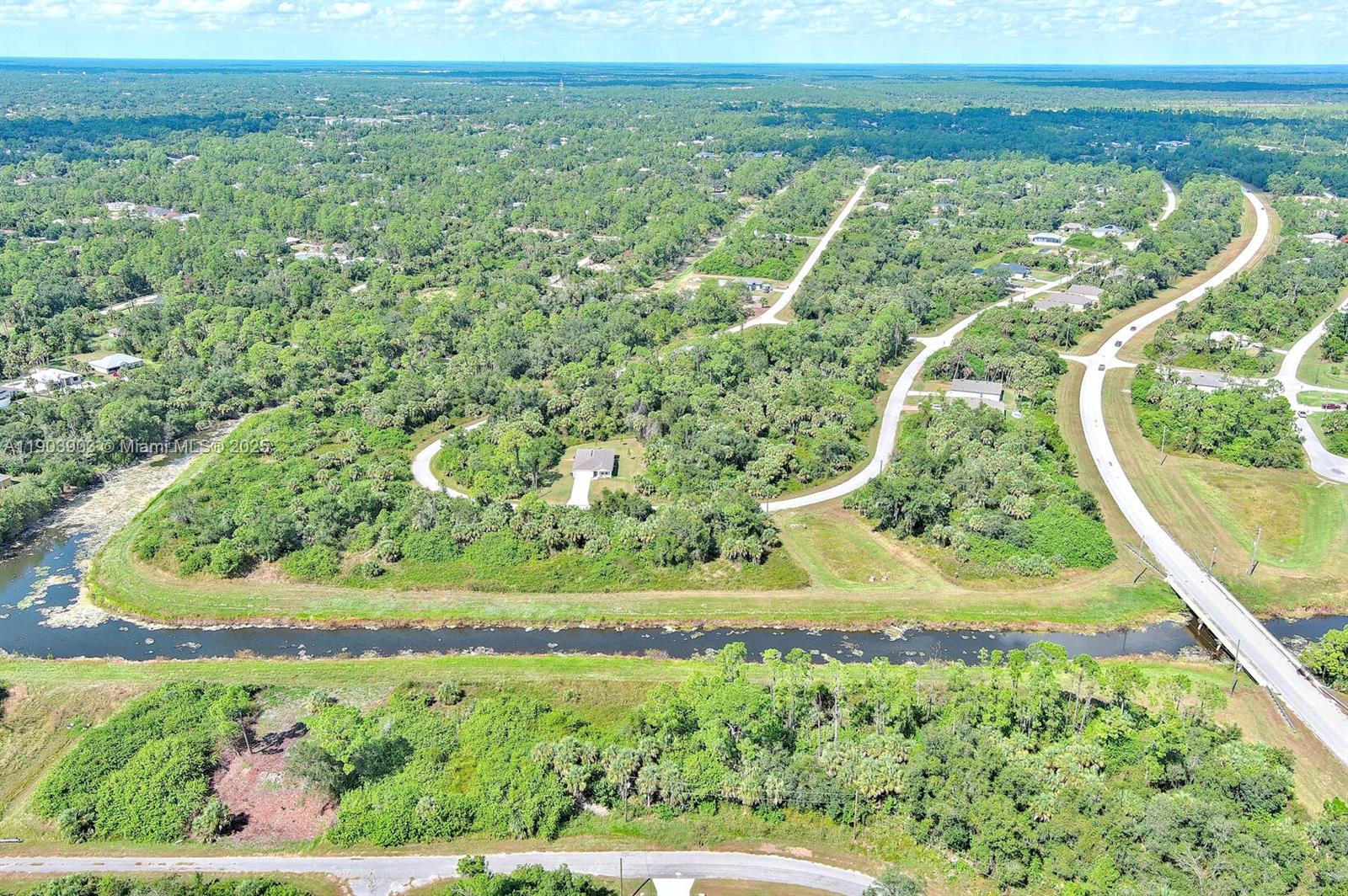 PORT CHARLOTTE - Land