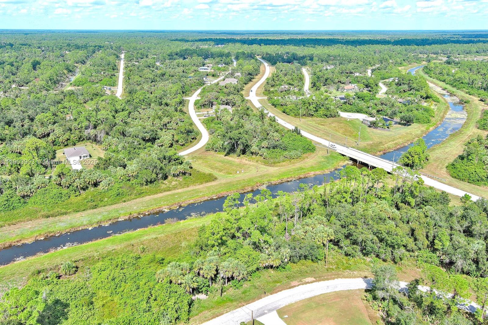 PORT CHARLOTTE - Land