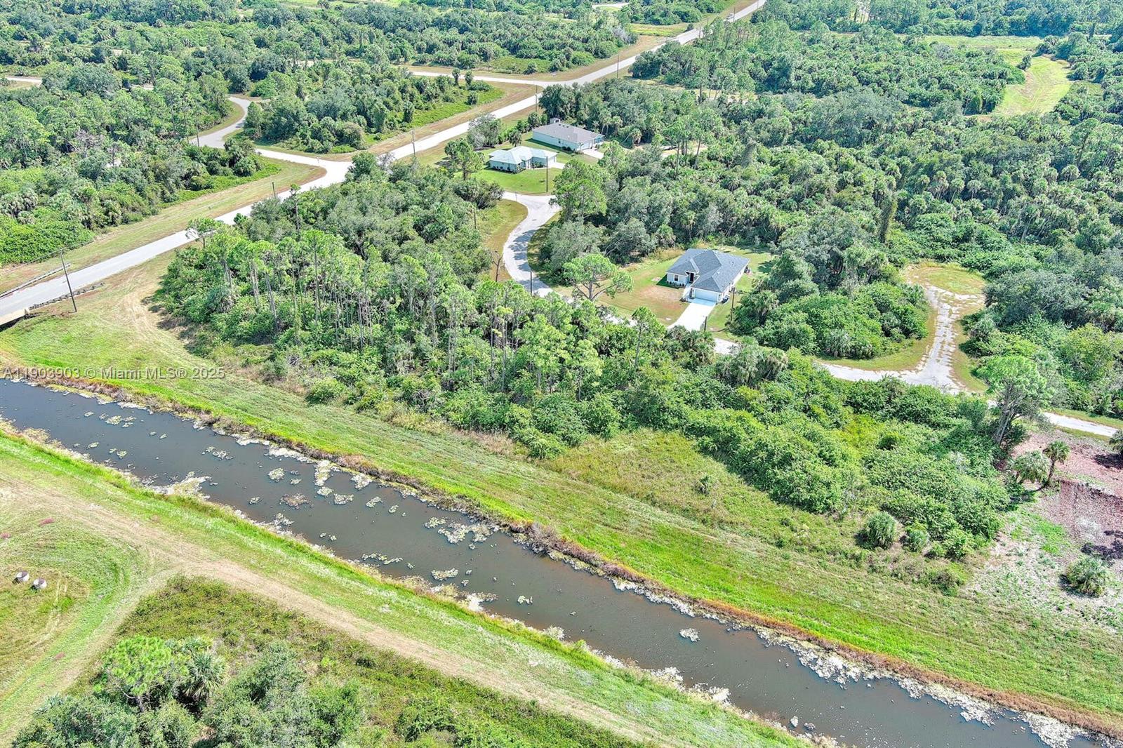 PORT CHARLOTTE - Land