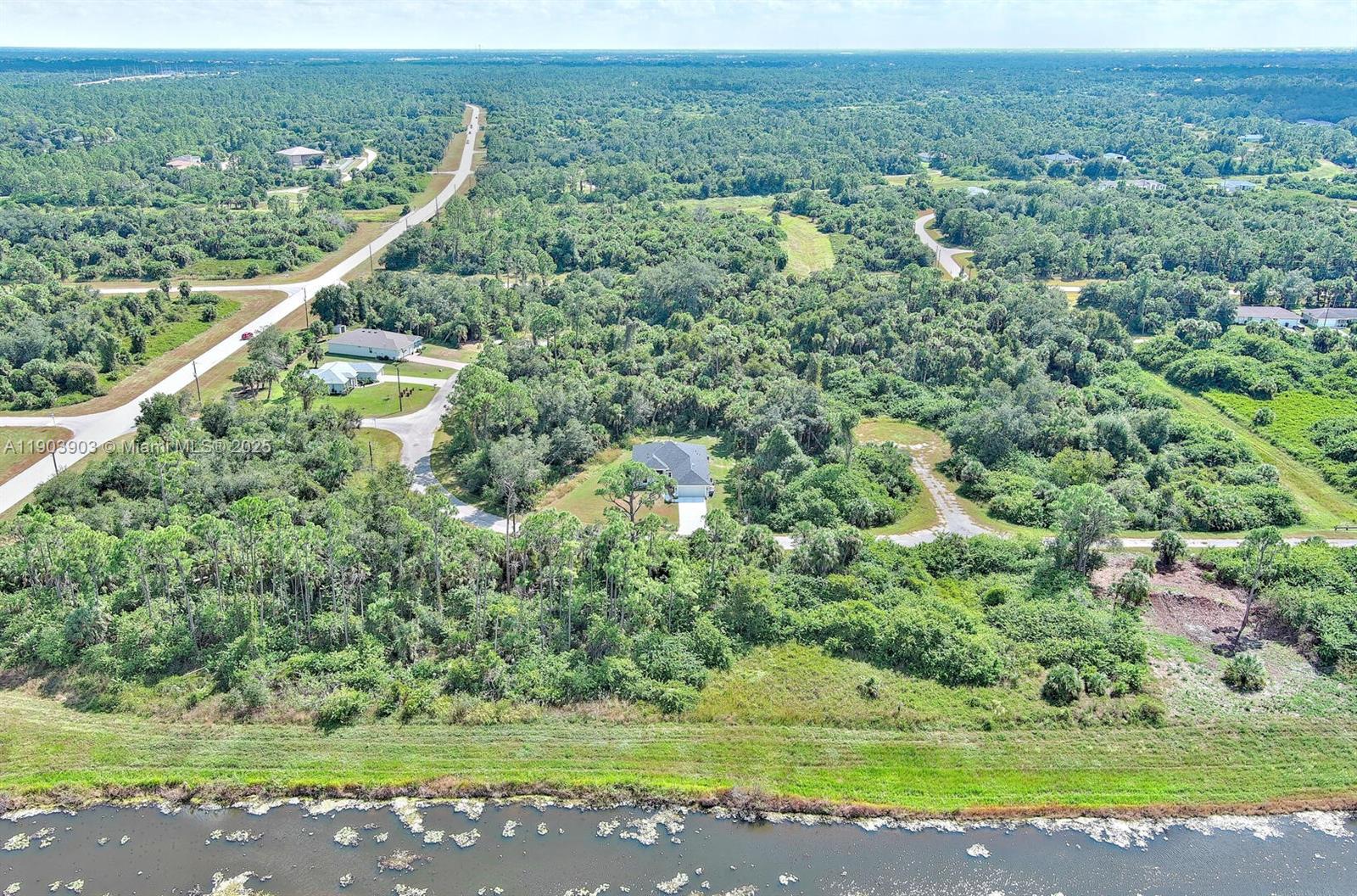 PORT CHARLOTTE - Land