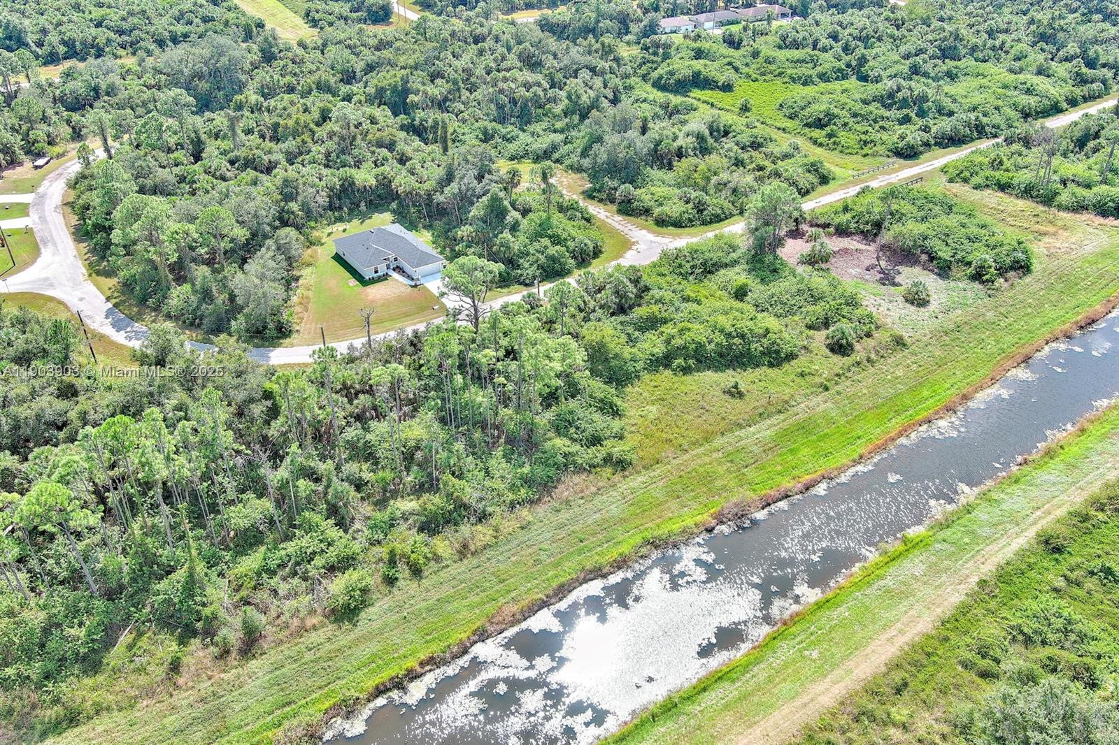 PORT CHARLOTTE - Land