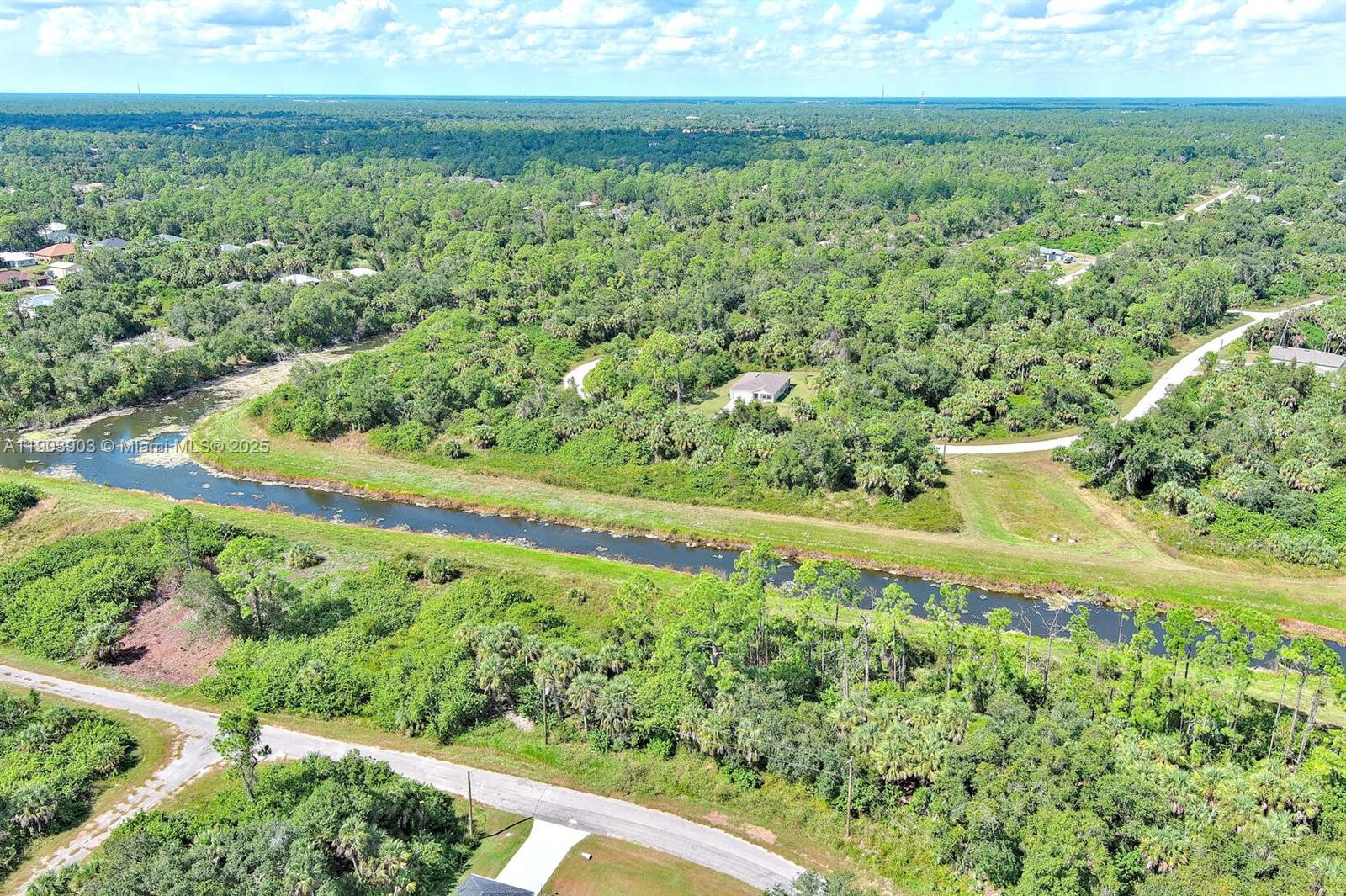 PORT CHARLOTTE - Land