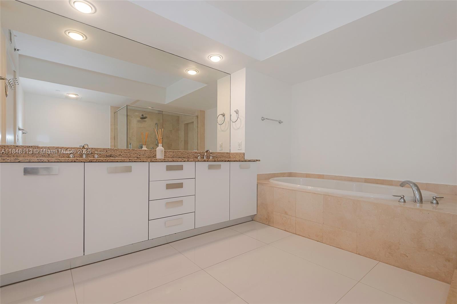 BEACH CLUB CONDO - Residential