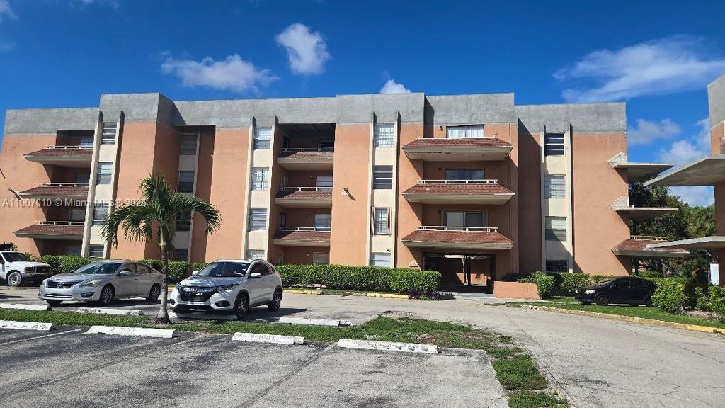 Photo of 17600 NW 68th Ave #B2002, Hialeah, FL 33015 (MLS # A11907010)