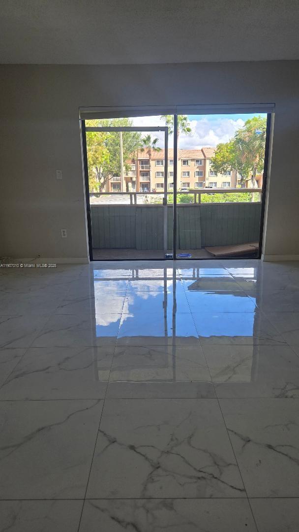 LAKEVIEW GARDENS AT MIAMI - Residential Lease