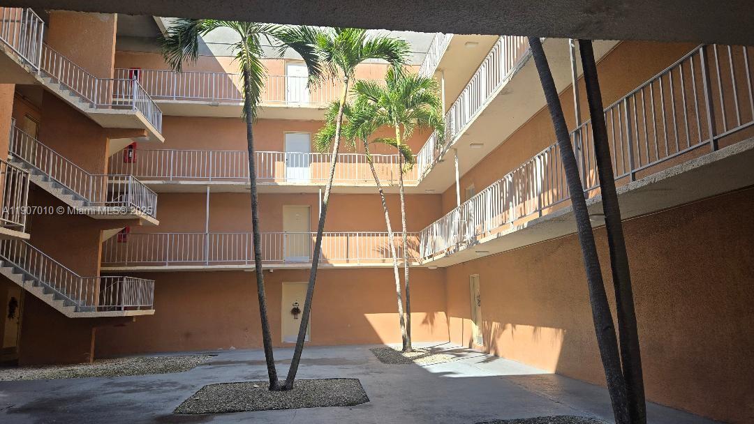 LAKEVIEW GARDENS AT MIAMI - Residential Lease