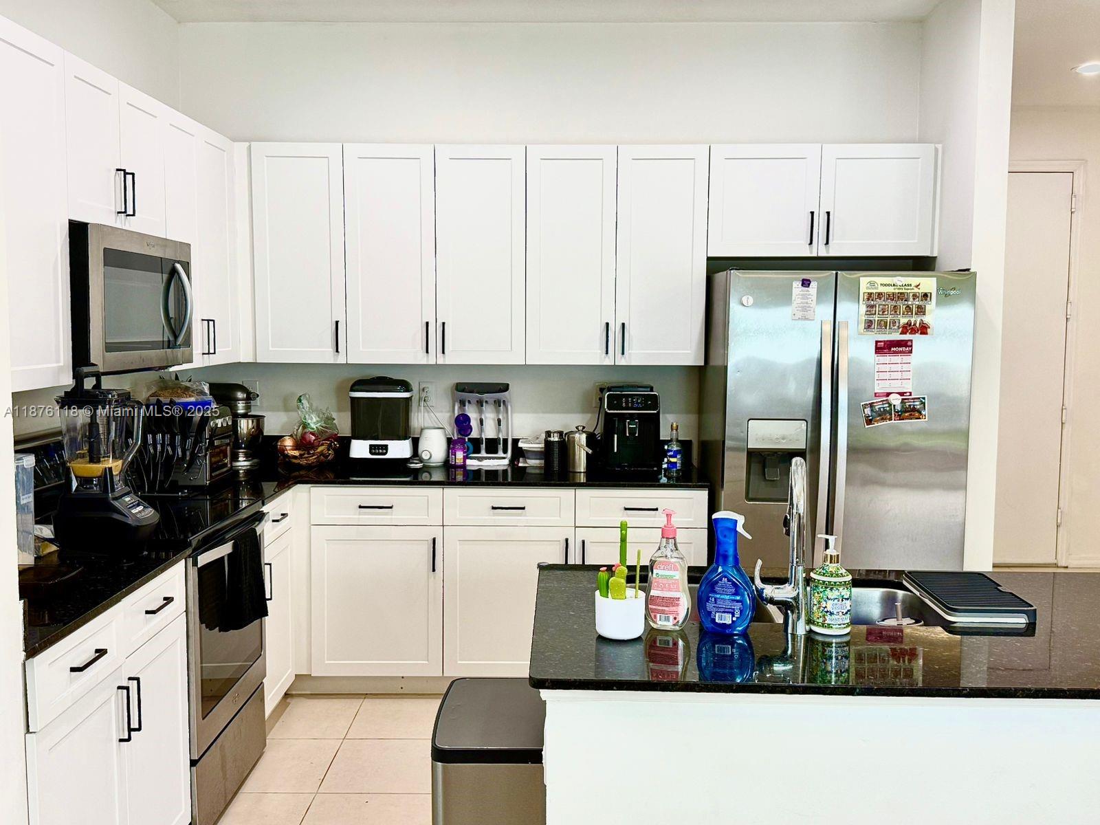 CHAMPION LAKES - Residential