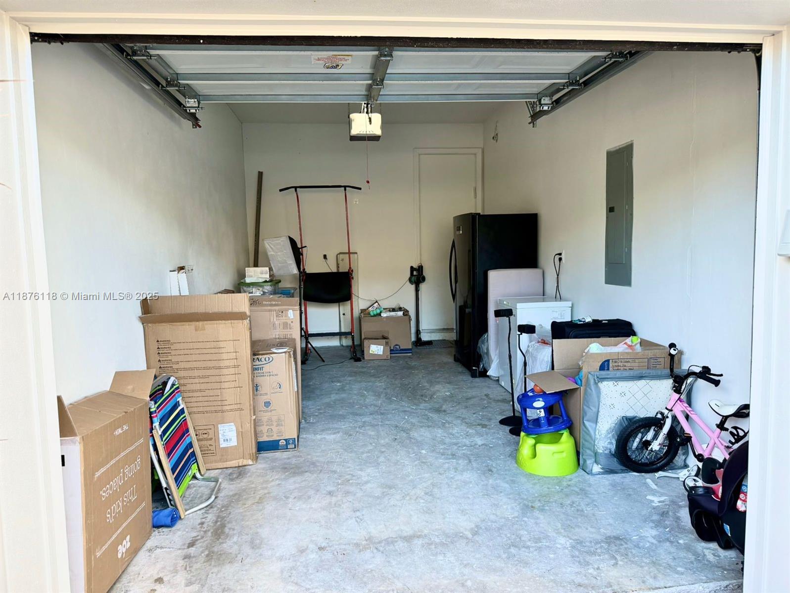 CHAMPION LAKES - Residential